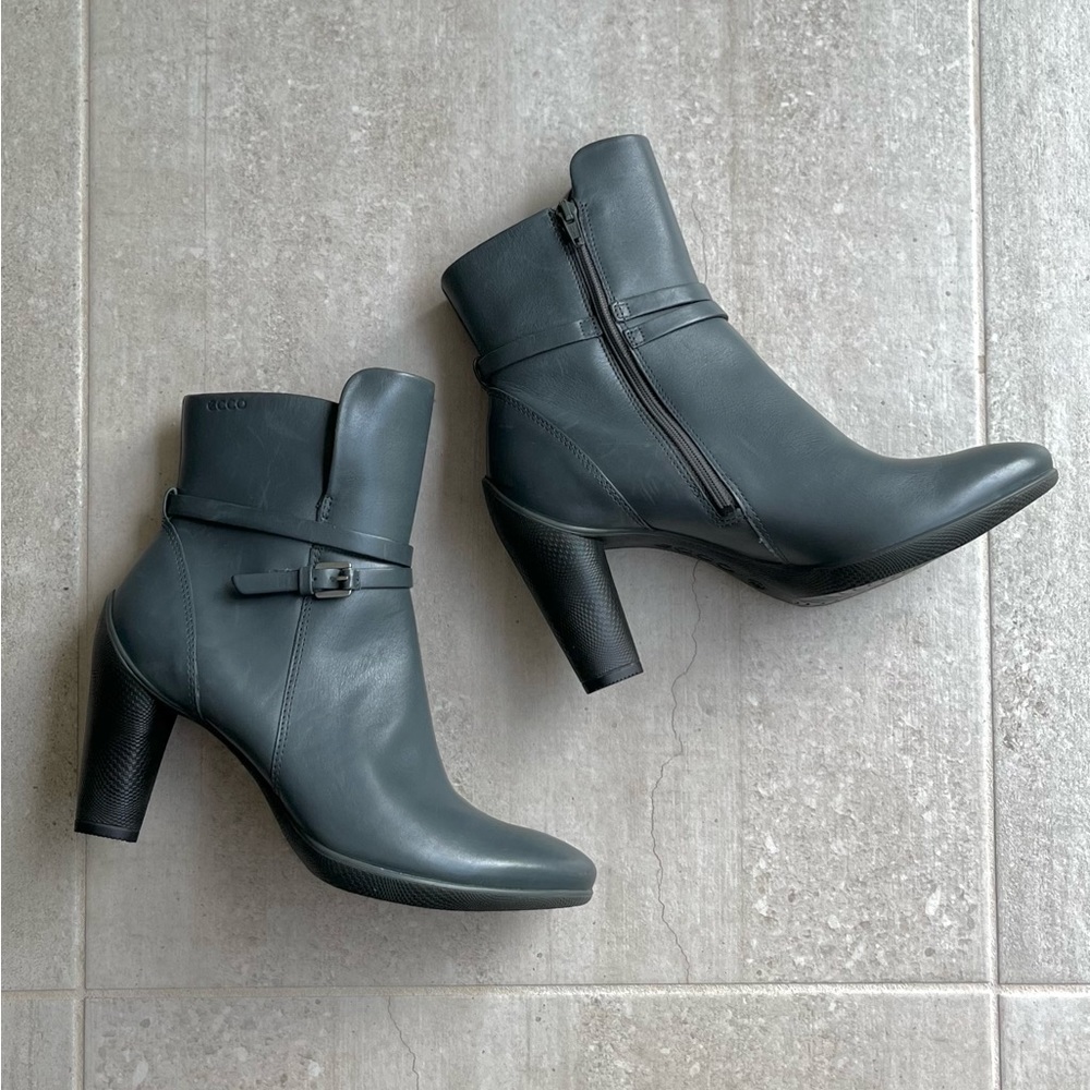 Ecco ankle heel boots NEW